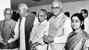 (From left) Bhairon Singh Shekhawat, Farooq Abdullah, Kalyan Singh, LK Advani and Sushma Swaraj.(Girish Srivastav/ HT Archives) (From left) Bhairon Singh Shekhawat, Farooq Abdullah, Kalyan Singh, LK Advani and Sushma Swaraj.(Girish Srivastav/ HT Archives)