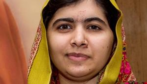 BIRMINGHAM, ENGLAND - NOVEMBER 29: Malala Yousafzai unveils her official portrait by artist Nasser Azam at Barbar Institute Of Fine Art on November 29, 2015 in Birmingham, England. (Photo by Richard Stonehouse/Getty Images)(Getty Images) BIRMINGHAM, ENGLAND - NOVEMBER 29: Malala Yousafzai unveils her official portrait by artist Nasser Azam at Barbar Institute Of Fine Art on November 29, 2015 in Birmingham, England. (Photo by Richard Stonehouse/Getty Images)(Getty Images)