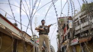 A 16-year-old boy from Srinagar drowned in the Jhelum river after allegedly being chased by paramilitary personnel on a footbridge in the city on Monday afternoon, his family members claimed.(PTI Photo (Representative image)) A 16-year-old boy from Srinagar drowned in the Jhelum river after allegedly being chased by paramilitary personnel on a footbridge in the city on Monday afternoon, his family members claimed.(PTI Photo (Representative image))