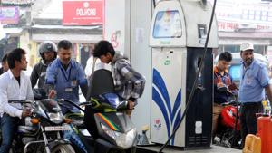 A petrol pump owner of Rs 15.38 lakh.(HT photo) A petrol pump owner of Rs 15.38 lakh.(HT photo)