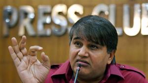 Delhi Speaker Ram Niwas Goel on Thursday disqualified rebel Aam Aadmi Party (AAP) MLAs Devinder Sehrawat and Anil Bajpai under the anti-defection law.(PTI) Delhi Speaker Ram Niwas Goel on Thursday disqualified rebel Aam Aadmi Party (AAP) MLAs Devinder Sehrawat and Anil Bajpai under the anti-defection law.(PTI)