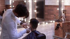 A 2018 report stated that the male grooming industry stands at Rs 16,800 crore in India and is likely to touch Rs 35,000 crore by 2021.(Unsplash) A 2018 report stated that the male grooming industry stands at Rs 16,800 crore in India and is likely to touch Rs 35,000 crore by 2021.(Unsplash)