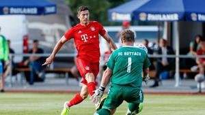 Robert Lewandowski of FC Bayern Muenchen scored a hat-trick.(Getty Images) Robert Lewandowski of FC Bayern Muenchen scored a hat-trick.(Getty Images)