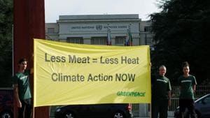 Greenpeace activists hold a banner in front of the United Nations before a news conference by the Intergovernmental Panel on Climate Change (IPCC), after its 50th session ends in Geneva, Switzerland August 8, 2019.(REUTERS) Greenpeace activists hold a banner in front of the United Nations before a news conference by the Intergovernmental Panel on Climate Change (IPCC), after its 50th session ends in Geneva, Switzerland August 8, 2019.(REUTERS)