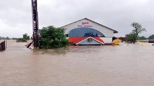 Office submerged in water following incessant rain at Kolhapur on Friday.(ANI Photo) Office submerged in water following incessant rain at Kolhapur on Friday.(ANI Photo)