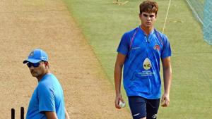 Arjun Tendulkar bowls in the nets as under the supervision of Team India coach Ravi Shastri.(PTI) Arjun Tendulkar bowls in the nets as under the supervision of Team India coach Ravi Shastri.(PTI)
