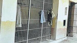 Agra district magistrate refused to give any details of the prisoners’ transfer while superintendent of police (city said he had no information to share.(HT File / Photo used for representational purpose) Agra district magistrate refused to give any details of the prisoners’ transfer while superintendent of police (city said he had no information to share.(HT File / Photo used for representational purpose)
