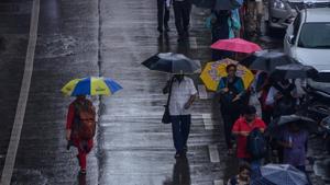 The weather bureau’s forecast for heavy to very heavy rain for Thursday turned out to be another false alarm this season as the city recorded negligible.(HT PHOTO) The weather bureau’s forecast for heavy to very heavy rain for Thursday turned out to be another false alarm this season as the city recorded negligible.(HT PHOTO)