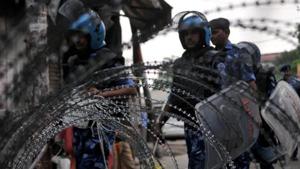 Restrictions were eased in parts of Srinagar and most of the rural townships. The additional checkpoints and barricades that had been setup in the past five days were removed on Saturday.(HT FILE) Restrictions were eased in parts of Srinagar and most of the rural townships. The additional checkpoints and barricades that had been setup in the past five days were removed on Saturday.(HT FILE)