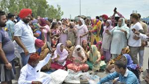Followers of Ravidas Community holding a protest.(Gurminder Singh/Hindustan Times) Followers of Ravidas Community holding a protest.(Gurminder Singh/Hindustan Times)