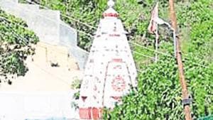 Chief executive officer of Shri Mata Vaishno Devi Shrine Board said normally 20,000 pilgrims visit the base camp of Katra, a town where devotees start their pilgrimage, every day in July and August.(HT photo) Chief executive officer of Shri Mata Vaishno Devi Shrine Board said normally 20,000 pilgrims visit the base camp of Katra, a town where devotees start their pilgrimage, every day in July and August.(HT photo)