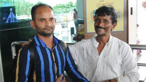 Mohammad Mufij Safdar Ali with relatives after his return from Saudi Arabia at the Birsa Munda Airport in Ranchi on Monday.(DIWAKAR PRASAD/ HT PHOTO)