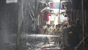 A fire broke out in east Delhi’s Gandhi Nagar market(Sonu Mehta/HT Photo) A fire broke out in east Delhi’s Gandhi Nagar market(Sonu Mehta/HT Photo)