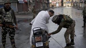 The government spokesman claimed that the medical services continue “unhindered” in Srinagar and all other districts of the valley.(AP) The government spokesman claimed that the medical services continue “unhindered” in Srinagar and all other districts of the valley.(AP)