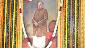 A far-Right group in Bengal, Hindu Samhati, wants the Centre to rename Kolkata’s Sealdah station after Shyama Prasad Mookerjee, the founder president of the Bharatiya Jan Sangh, the forerunner of the BJP.(Raj K Raj/HT PHOTO) A far-Right group in Bengal, Hindu Samhati, wants the Centre to rename Kolkata’s Sealdah station after Shyama Prasad Mookerjee, the founder president of the Bharatiya Jan Sangh, the forerunner of the BJP.(Raj K Raj/HT PHOTO)