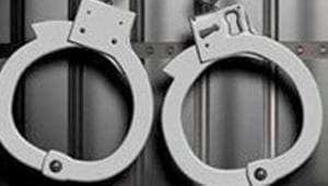 A 42-year-old real estate developer from Navi Mumbai, who allegedly cheated around 350 homebuyers of <span class='webrupee'>₹</span>4 crore four years ago, was arrested on Monday. A 42-year-old real estate developer from Navi Mumbai, who allegedly cheated around 350 homebuyers of <span class='webrupee'>₹</span>4 crore four years ago, was arrested on Monday.