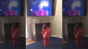 “My brother thinks he’s Michael Jackson and he’s got a jacket to match,” says the caption tweeted along with the video.(Twitter/@KalieTafoya) “My brother thinks he’s Michael Jackson and he’s got a jacket to match,” says the caption tweeted along with the video.(Twitter/@KalieTafoya)