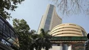 Domestic equity benchmark BSE Sensex dropped over 300 points in early trade on Friday tracking losses in metal, auto, IT and banking stocks.(REUTERS) Domestic equity benchmark BSE Sensex dropped over 300 points in early trade on Friday tracking losses in metal, auto, IT and banking stocks.(REUTERS)