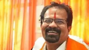 In the video, the woman, who is from Santacruz , denies any misbehaviour or assault by the mayor.(PTI image) In the video, the woman, who is from Santacruz , denies any misbehaviour or assault by the mayor.(PTI image)