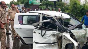 At least eight persons, including three minors, were killed and nine others injured in a road accident in Tamil Nadu.(PTI photo/Representational Image) At least eight persons, including three minors, were killed and nine others injured in a road accident in Tamil Nadu.(PTI photo/Representational Image)