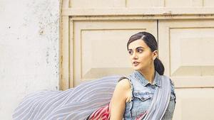 This sheer full-sleeved blouse paired with tie dye sari from Bloni by Akshat Bansal got us hooked to the look. This sheer full-sleeved blouse paired with tie dye sari from Bloni by Akshat Bansal got us hooked to the look.