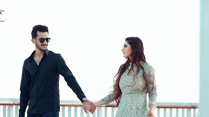 Pakistan bowler Hasan Ali with wife-to-be Shamia Arzoo.(DA ARTIST/INSTAGRAM) Pakistan bowler Hasan Ali with wife-to-be Shamia Arzoo.(DA ARTIST/INSTAGRAM)