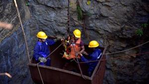 Like in most of Jaintia Hills, years of rat-hole coal mining had turned the water of the Moolawar acidic and unfit for use.(Reuters photo) Like in most of Jaintia Hills, years of rat-hole coal mining had turned the water of the Moolawar acidic and unfit for use.(Reuters photo)