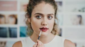 Lipstick is that magic wand which has the power to transform any dull look.(Unsplash) Lipstick is that magic wand which has the power to transform any dull look.(Unsplash)