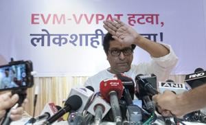 Raj has taken on the ruling dispensation and rallied on the side of a debilitated Congress and Nationalist Congress Party (NCP)(Satish Bate/HT Photo) Raj has taken on the ruling dispensation and rallied on the side of a debilitated Congress and Nationalist Congress Party (NCP)(Satish Bate/HT Photo)