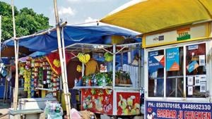 MCG officials said that the revision in policy is aimed at integrating a larger number of vendors, bringing the production cost of carts down by one-fourth and identifying vacant areas across the city.(HT FILE) MCG officials said that the revision in policy is aimed at integrating a larger number of vendors, bringing the production cost of carts down by one-fourth and identifying vacant areas across the city.(HT FILE)