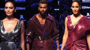 <p>Hardik Pandya walked the ramp along with actor Lisa Haydon for designer Amit Aggarwal at the ongoing Lakme Fashion Week 2019. While Esha Gupta turned the showstopper for designer Pallavi Mohan, Malvika Mohnan walked the ramp for designers Vineet and Rahul. The much awaited Lakme Fashion Week kick-started on August 20. Manish Malhotra opened the Winter/Festive edition of LFW with his collection 'Maahrumysha'.</p>
