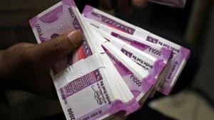 So far this year, rupee lost 2.66%.(Reuters photo) So far this year, rupee lost 2.66%.(Reuters photo)