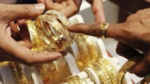 Indians’ penchant for gold spans centuries and is rooted in the Hindu religion. Households own an estimated collective 25,000 tonnes of gold, which passes from one generation to the next.(REUTERS PHOTO.)