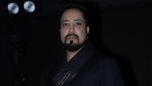 Mika Singh performed at a wedding function in Karachi, which later became controversial.(IANS) Mika Singh performed at a wedding function in Karachi, which later became controversial.(IANS)