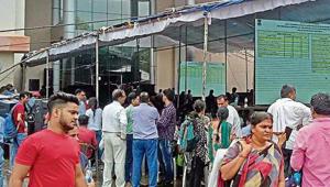 Parents and students at the SMS medical college, Jaipur where a counselling session is in progress.(HT Photo) Parents and students at the SMS medical college, Jaipur where a counselling session is in progress.(HT Photo)