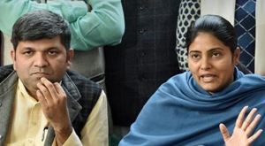 Apna Dal (S) president Ashish Patel with his wife Anupriya Patel.(PTI File) Apna Dal (S) president Ashish Patel with his wife Anupriya Patel.(PTI File)