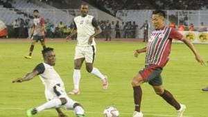 Captain Dhanachandra Singh (25) of Mohun Bagan in action against Mohammedan Sporting Club during the 129th Durand Cup.(Samir Jana/HT Photo) Captain Dhanachandra Singh (25) of Mohun Bagan in action against Mohammedan Sporting Club during the 129th Durand Cup.(Samir Jana/HT Photo)