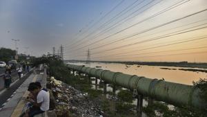 A view of the Yamuna floodwaters affecting a plain area at Ghonda in New Delhi.(Biplov Bhuyan/HT PHOTO) A view of the Yamuna floodwaters affecting a plain area at Ghonda in New Delhi.(Biplov Bhuyan/HT PHOTO)