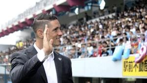 Spain's Fernando Torres waves to supporters during an event in Tosu, western Japan, Saturday, Aug. 24, 2019, a day after announcing his retirement from his 18-year soccer career. (Miki Nabeta/Kyodo News via AP)(AP) Spain's Fernando Torres waves to supporters during an event in Tosu, western Japan, Saturday, Aug. 24, 2019, a day after announcing his retirement from his 18-year soccer career. (Miki Nabeta/Kyodo News via AP)(AP)