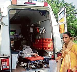 Ashok Jain being taken back home after surgery.(HT image) Ashok Jain being taken back home after surgery.(HT image)
