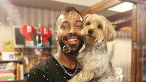 Hardik Pandya with his furry friend for International Dog Day.(Twitter/@hardikpandya7) Hardik Pandya with his furry friend for International Dog Day.(Twitter/@hardikpandya7)
