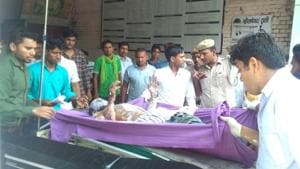 Rajesh, who set himself ablaze during the CM’s rally in Sonepat, at a hospital in Gohana on Monday.(HT Photo) Rajesh, who set himself ablaze during the CM’s rally in Sonepat, at a hospital in Gohana on Monday.(HT Photo)