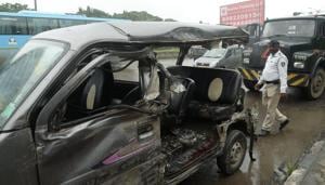Three people were reportedly in a vehicle pile-up on Sion-Panvel at highway near Juinagar. in Navi Mumbai,on Sunday, August 25, 2019.(Bachchan Kumar / HT Photo) Three people were reportedly in a vehicle pile-up on Sion-Panvel at highway near Juinagar. in Navi Mumbai,on Sunday, August 25, 2019.(Bachchan Kumar / HT Photo)