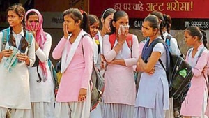 Led by their family members and villagers, students reached Karnal Mini Secretariat alleging that they have to go to the nearby village and face lewd comments, teasing from boys of Tikri village inside and outside the school.(HT file photo) Led by their family members and villagers, students reached Karnal Mini Secretariat alleging that they have to go to the nearby village and face lewd comments, teasing from boys of Tikri village inside and outside the school.(HT file photo)