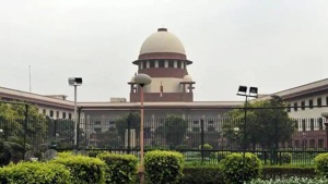 The bench asked Jain to apprise it of the view of ‘Akhara’ on Tuesday as to whether it was still seeking dismissal of the lawsuit filed by the deity and others.(HT image) The bench asked Jain to apprise it of the view of ‘Akhara’ on Tuesday as to whether it was still seeking dismissal of the lawsuit filed by the deity and others.(HT image)