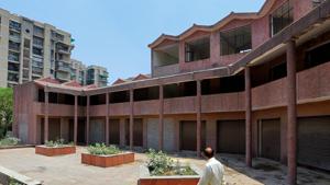 A view of Delhi Development Authority (DDA) shopping complex at Dwarka, in New Delhi.(Amal KS / HT Photo) A view of Delhi Development Authority (DDA) shopping complex at Dwarka, in New Delhi.(Amal KS / HT Photo)