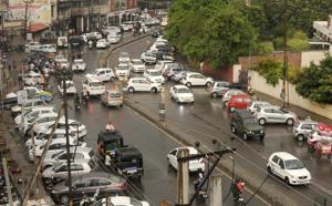 With the number of vehicles constantly increasing over the years, haphazard parking on city roads and footpaths due to shortage of parking lots are stifling vehicular movement.(HT File) With the number of vehicles constantly increasing over the years, haphazard parking on city roads and footpaths due to shortage of parking lots are stifling vehicular movement.(HT File)