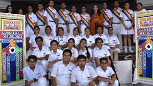 T Jayant and KS Janani of Class 12 were the new head boy and head girl respectively(HT) T Jayant and KS Janani of Class 12 were the new head boy and head girl respectively(HT)