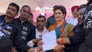 Congress general secretary Priyanka Gandhi Vadra meets the Modern Coach Factory (MCF) workers protesting against the privatisation of Rail Coach Factory, in Raebareli, Tuesday, Aug 27, 2019.(PTI) Congress general secretary Priyanka Gandhi Vadra meets the Modern Coach Factory (MCF) workers protesting against the privatisation of Rail Coach Factory, in Raebareli, Tuesday, Aug 27, 2019.(PTI)