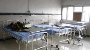 Doctors said they are witnessing both air-borne and water-borne viral infections. Air-borne viral infections include chickenpox and influenza. Water-borne ones are hepatitis, jaundice and diarrhoea.(Yogendra Kumar/HT PHOTO) Doctors said they are witnessing both air-borne and water-borne viral infections. Air-borne viral infections include chickenpox and influenza. Water-borne ones are hepatitis, jaundice and diarrhoea.(Yogendra Kumar/HT PHOTO)